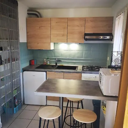 T2/4 Pers/ Rez De Jardin\pinede\piscine Apartman *