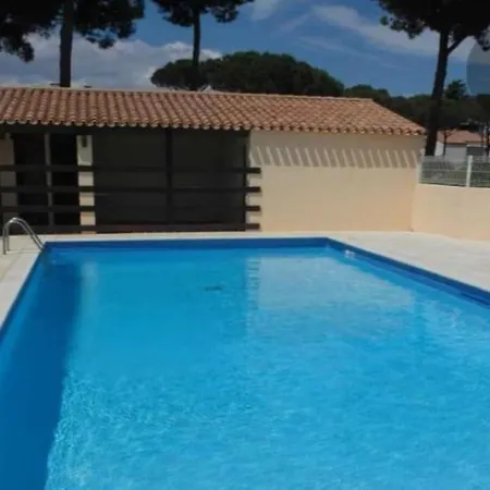 T2/4 Pers/ Rez De Jardin\pinede\piscine Apartman *