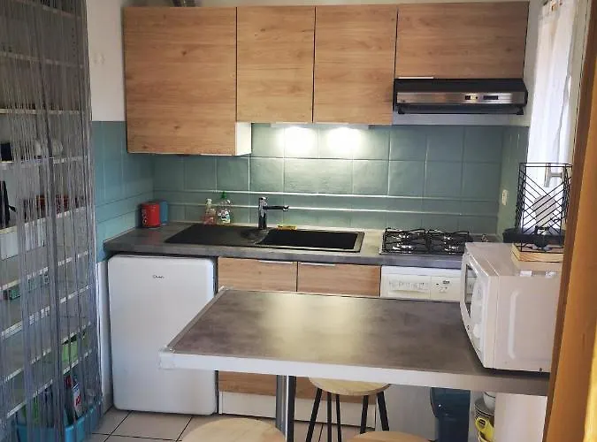 T2/4 Pers/ Rez De Jardin\pinede\piscine Apartman *