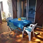 T2/4 Pers/ Rez De Jardin\pinede\piscine Lägenhet