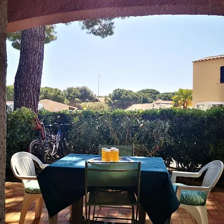 T2/4 Pers/ Rez De Jardin\pinede\piscine Lägenhet